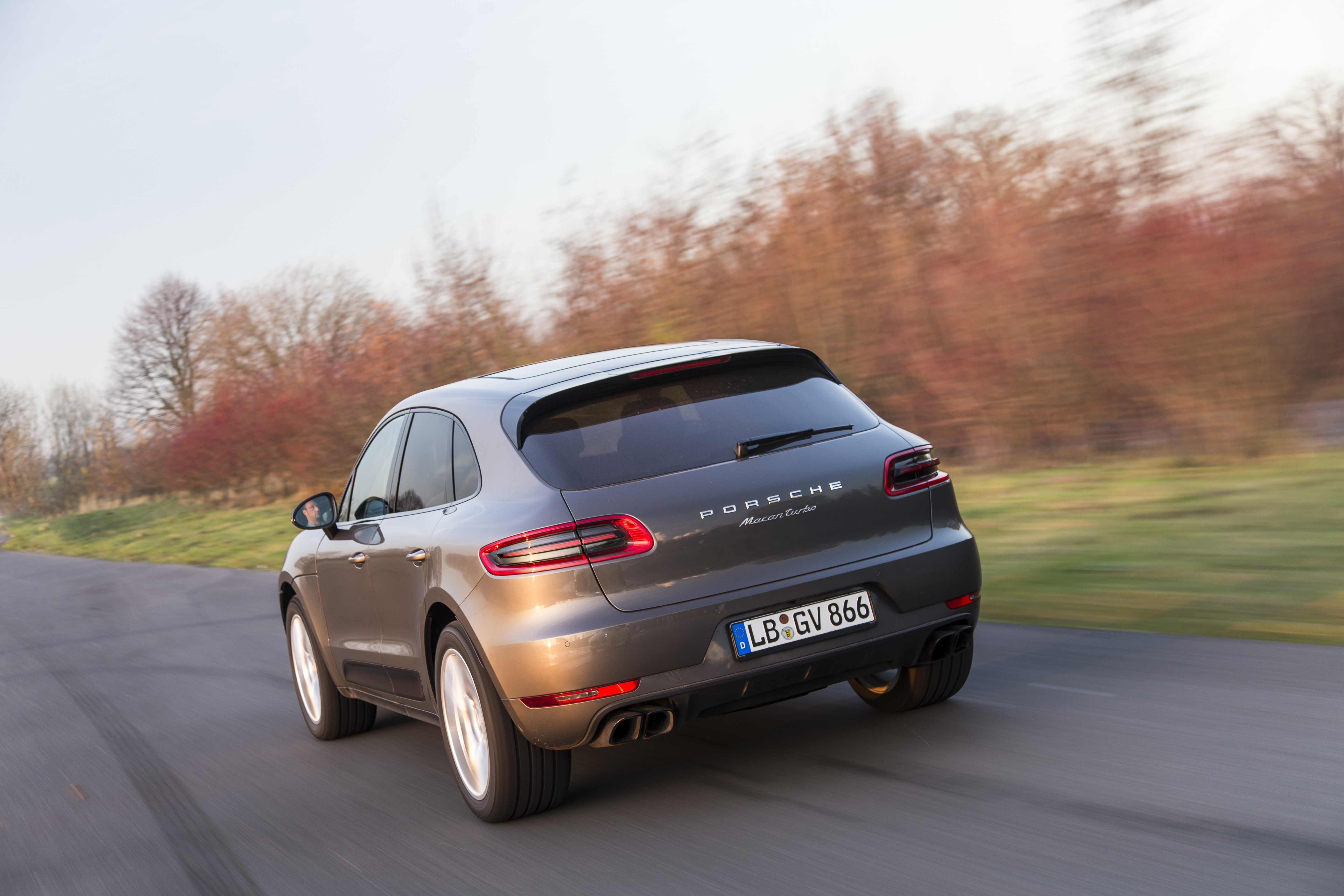 Включи macan. Porsche Macan машина Porsche Macan. Порше Макан 2000. Porsche Macan 84. Porsche Macan 21 года.